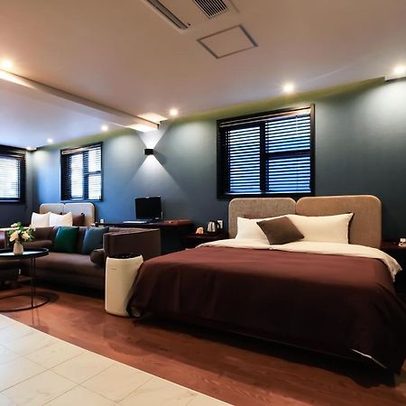 Brown-Dot Hotel Yangjeong Puszan Kültér fotó