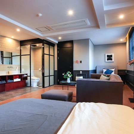 Brown-Dot Hotel Yangjeong Puszan Kültér fotó