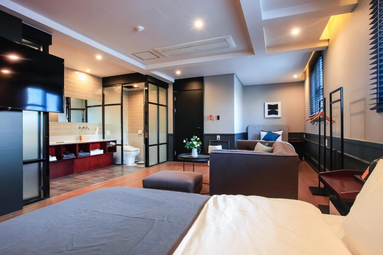 Brown-Dot Hotel Yangjeong Puszan Kültér fotó