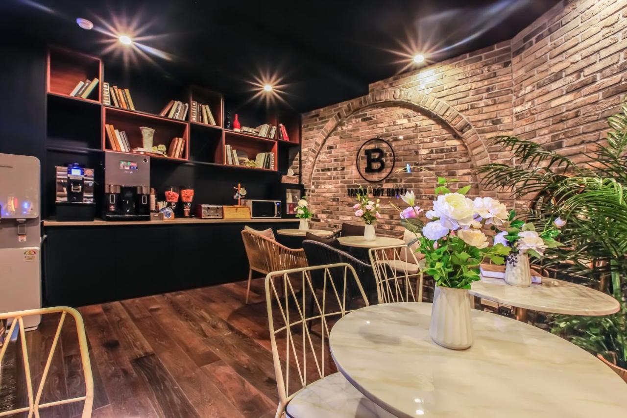 Brown-Dot Hotel Yangjeong Puszan Kültér fotó